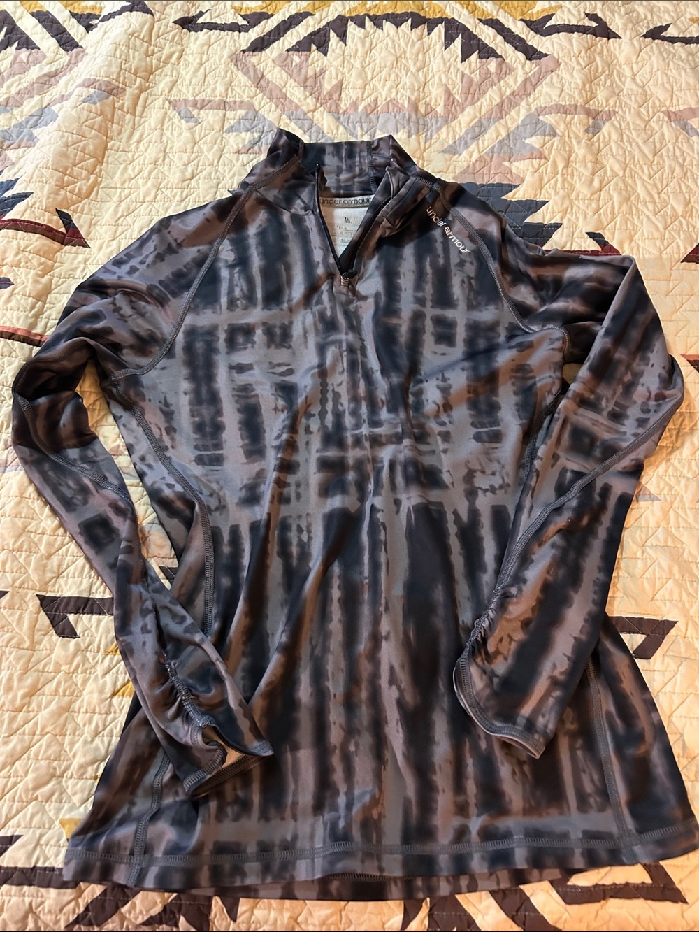 Under Armour Women's Long Sleeve Performance Tunic - Black and Gray Tie-Dye